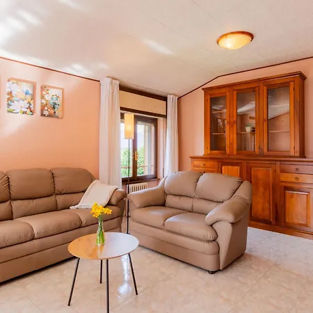 Appartamento Casa Lara By Interhome